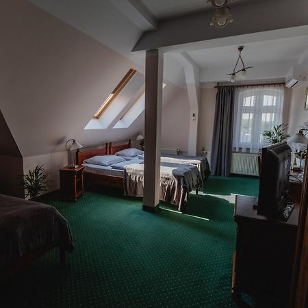 Hotel Aslan Tarnowskie Gory Exterior photo